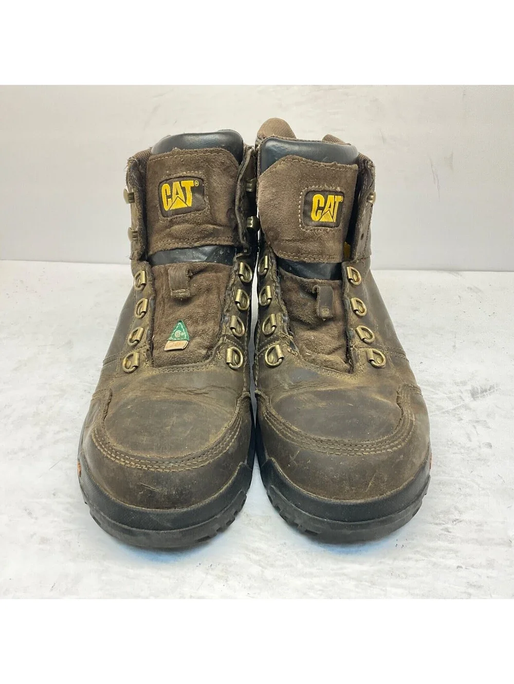 N/A used boots missing